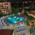 Хотел Madara Park