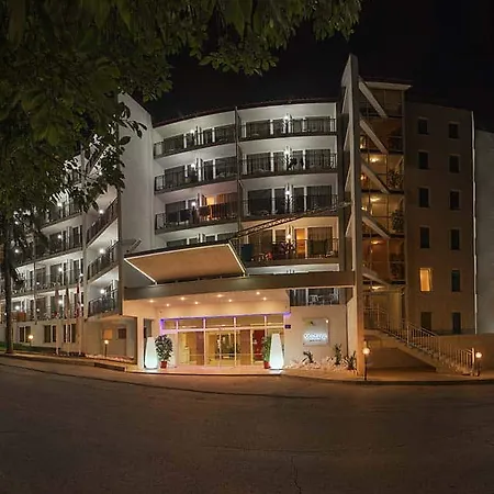 فندق Madara Park