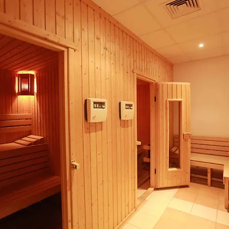 فندق Madara Park 4*