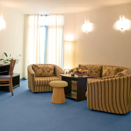 فندق Madara Park 4*