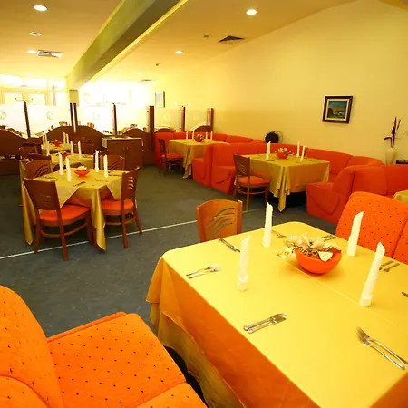 Madara Park فندق