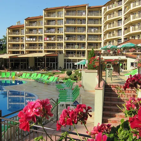 Madara Park Готель