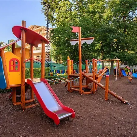 فندق Madara Park