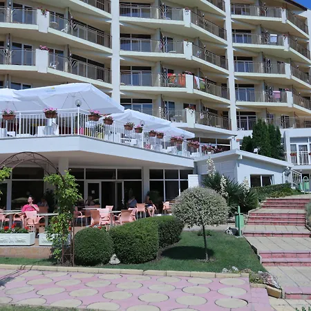 Madara Park فندق