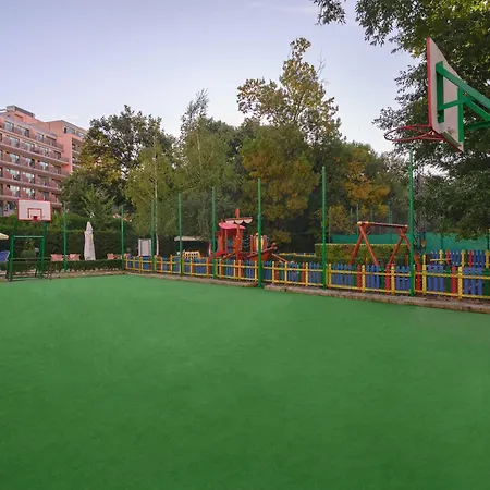 Madara Park فندق