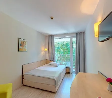Madara Park - Hotell