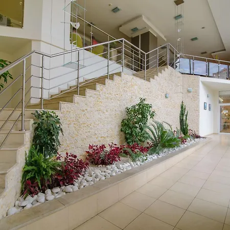 Madara Park Złote Piaski