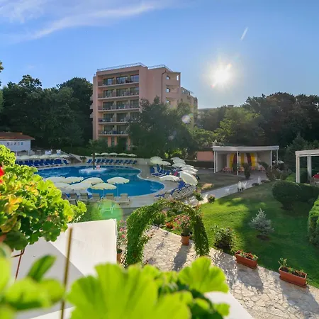 Madara Park 4* Goudstrand