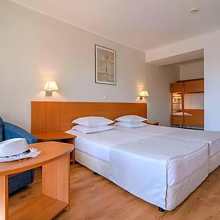 Hotel Madara Park