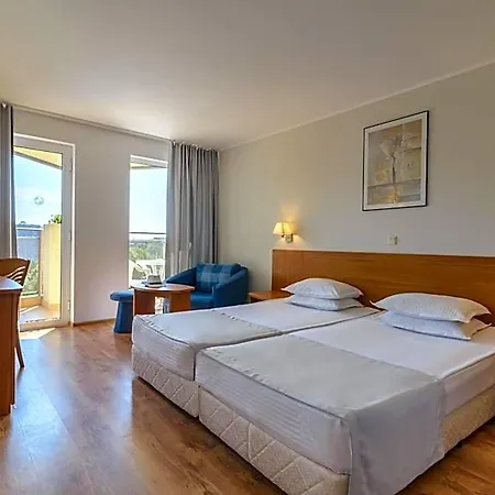 Madara Park Отель 4*