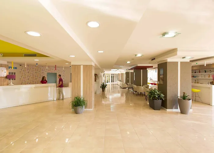 Madara Park - Hotell Golden Sands