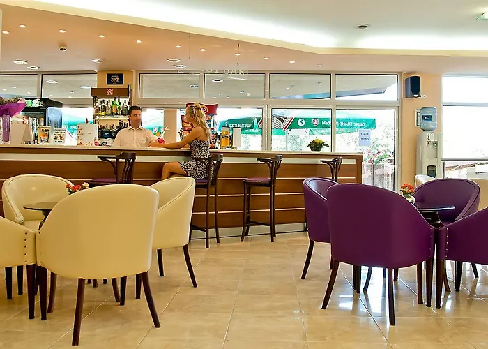 Madara Park - Hotell Golden Sands