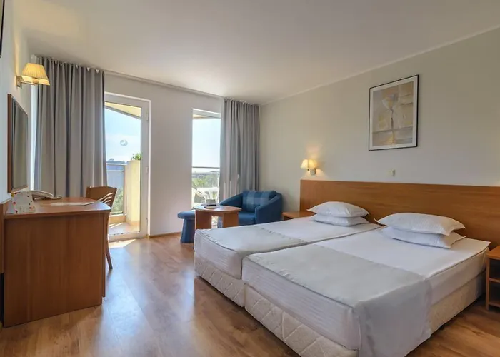 Madara Park - Hotell Golden Sands